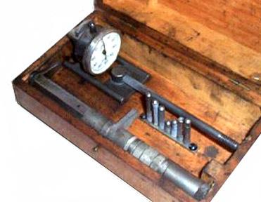 40. Engine cylinder bore gauge
