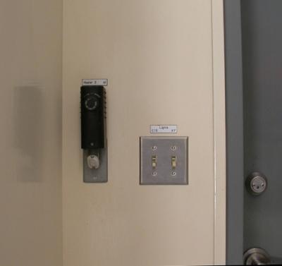16. Thermostat and electical circuit identification