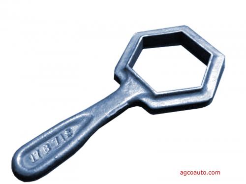 11. Hub Wrench