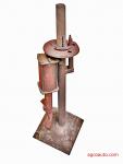 30a. Tire mounting machine with pneumatic bead breaker